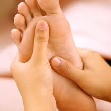 foot massage aromatherapy